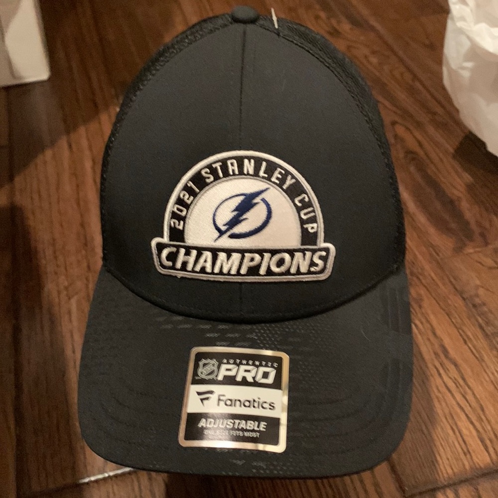 Snapback hat